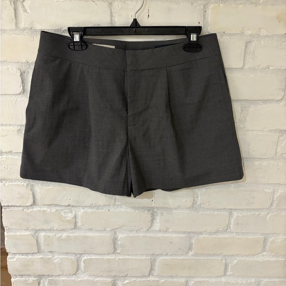 Outerknown Gray Women's Shorts
(B2)